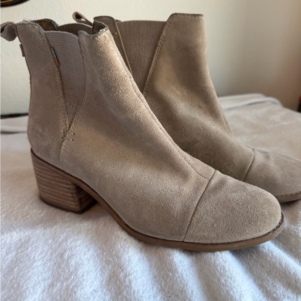 Women's Tan Suede Ankle Booties